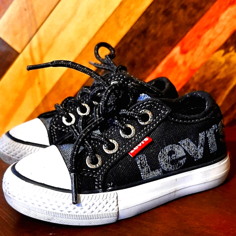 Toddler shoes